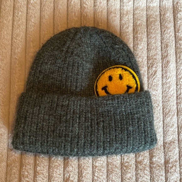 NWOT Smiley Face Beanie - Picture 1 of 4